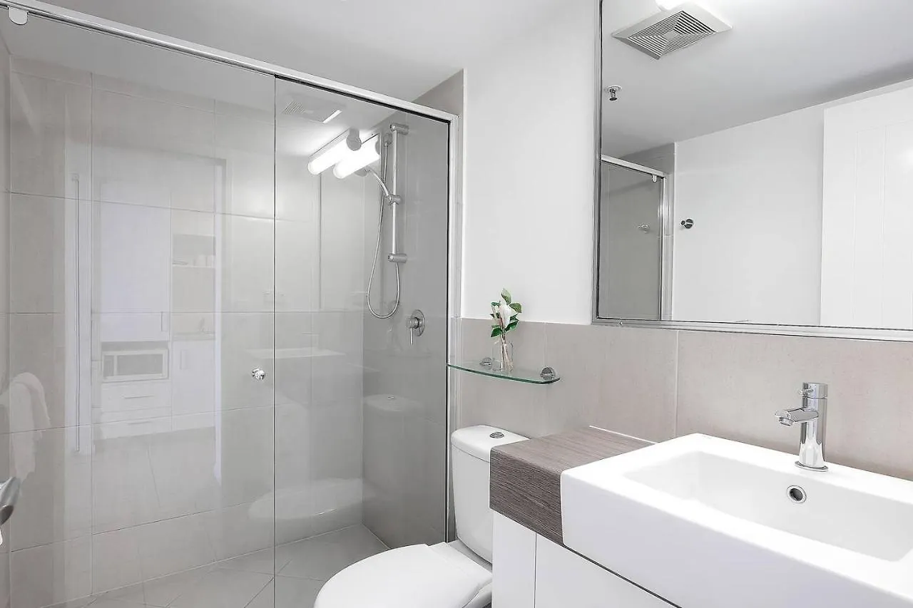 Apartment 'Seaside Azul' A Central Studio With Rooftop Pool Cairns