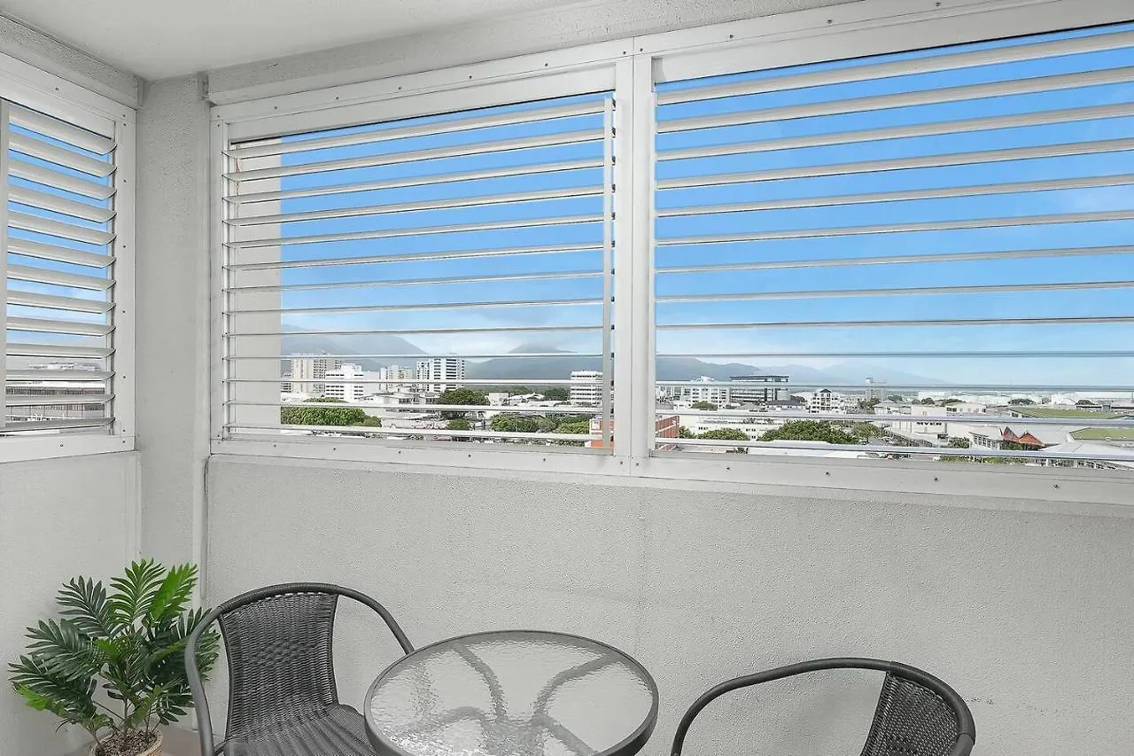'Seaside Azul' A Central Studio With Rooftop Pool Cairns Apartment