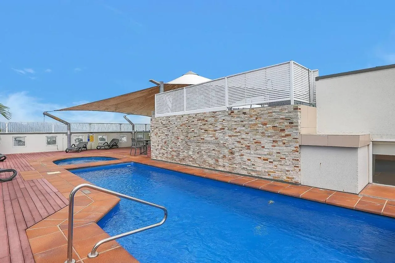 Apartment 'Seaside Azul' A Central Studio With Rooftop Pool Cairns Australia